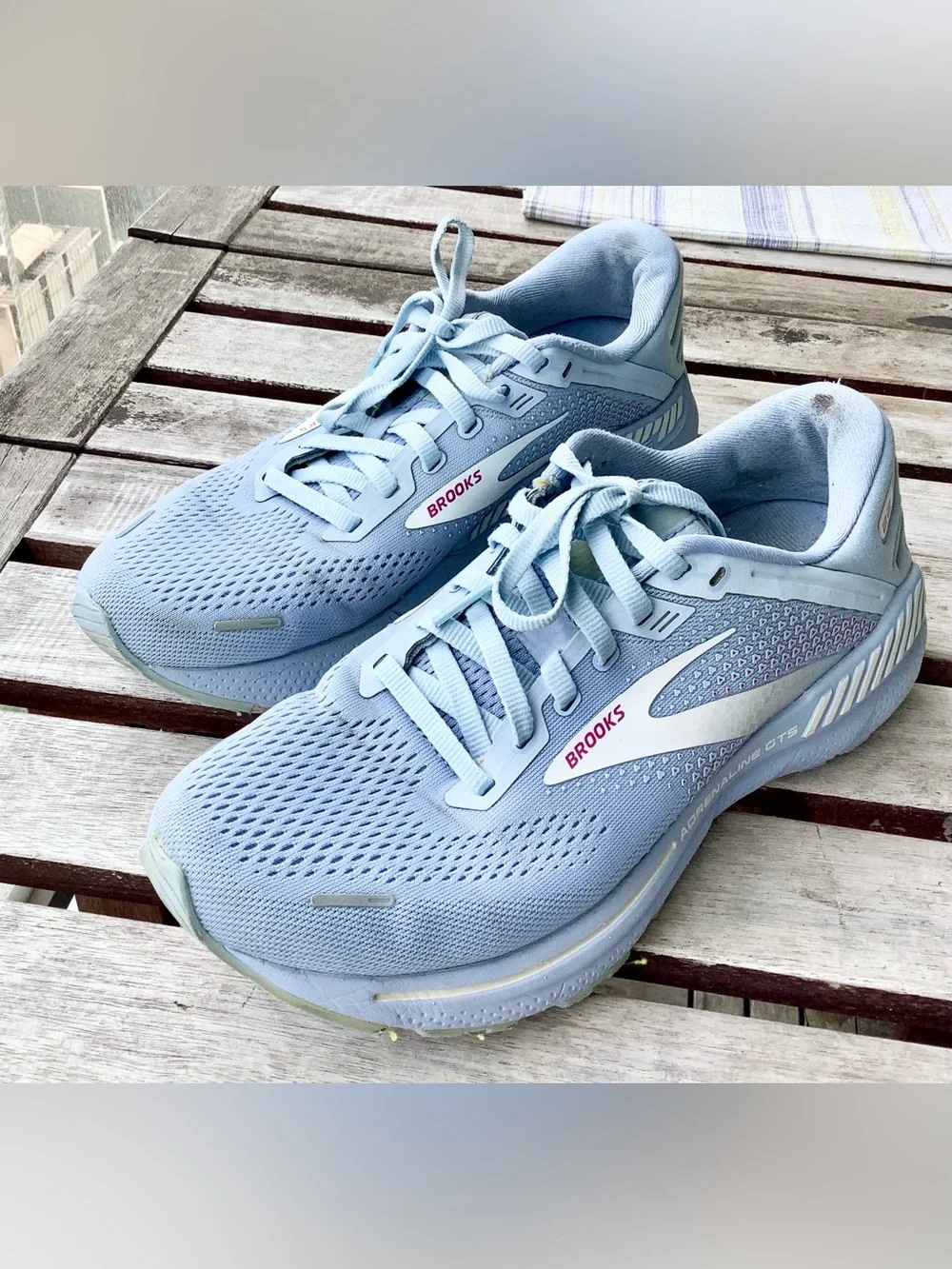 Brooks Adrenaline GTS 22 light blue running shoe - women's Sz 8.5 - Picture 3 of 8